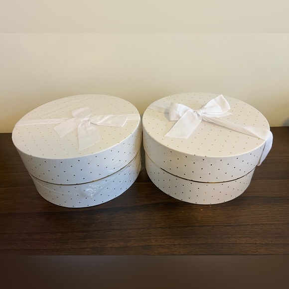 Sugar Paper Los Angeles hat box polka dot white and gold set of two - Picture 2 of 10